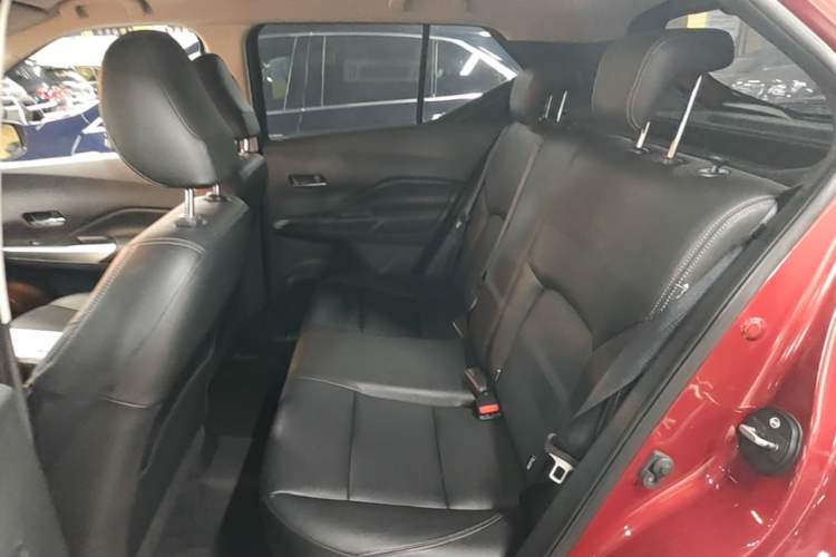 Used Nissan Kicks 2021 1.5L XV CVT Smart Connect Luxury Edition Left Rear Seat