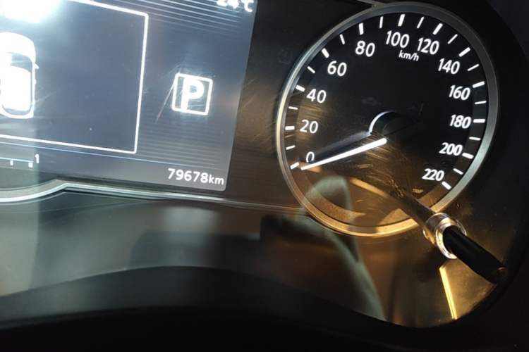 Used Nissan Kicks 2021 1.5L XV CVT Smart Connect Luxury Edition Odometer Close Up