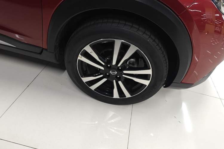 Used Nissan Kicks 2021 1.5L XV CVT Smart Connect Luxury Edition Right Front Wheel Hub