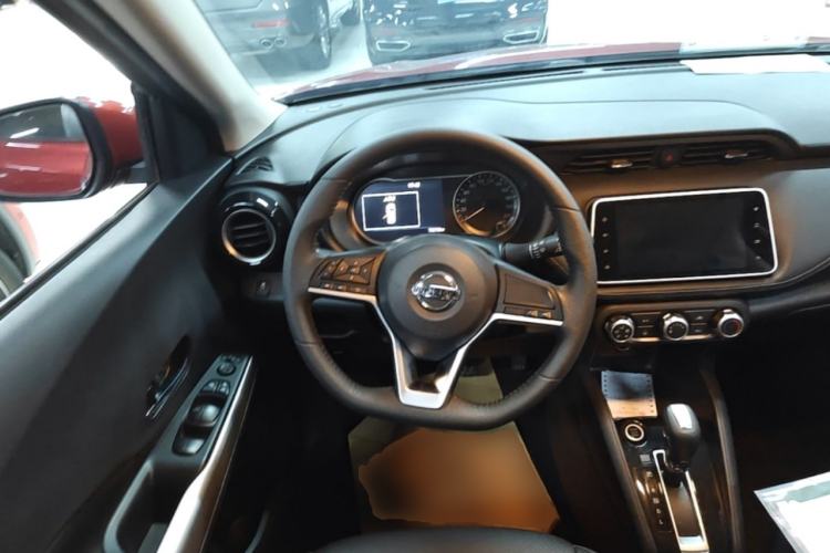 Used Nissan Kicks 2021 1.5L XV CVT Smart Connect Luxury Edition Steering Wheel