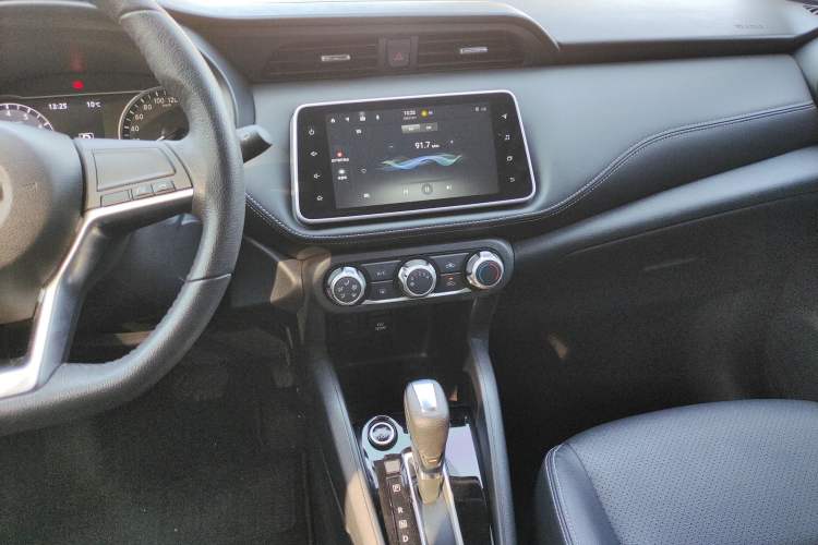 Used Nissan Kicks 2021 1.5L XV CVT Smart Connect Luxury Edition Audio And AC Panel