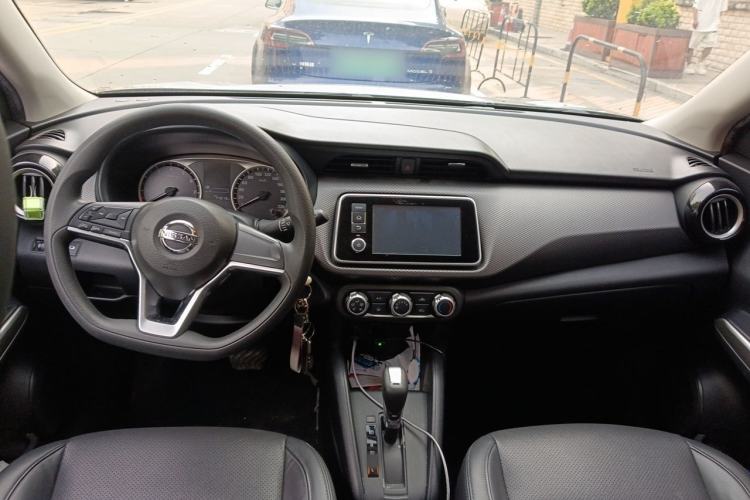 Used Nissan Kicks 2021 1.5L XL CVT Cool Enjoyment Edition Center Console