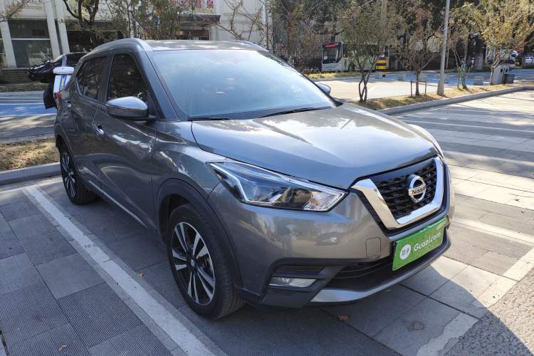 Used Nissan Kicks 2021 1.5L XV CVT Smart Connect Luxury Edition Front Right 45 Deg