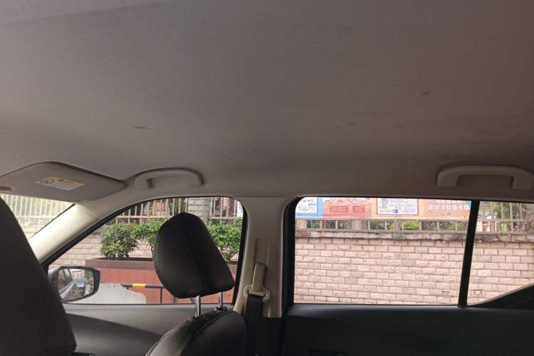 Used Nissan Kicks 2021 1.5L XL CVT Cool Enjoyment Edition Headliner