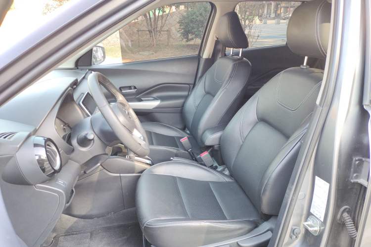 Used Nissan Kicks 2021 1.5L XV CVT Smart Connect Luxury Edition Left Front Seat