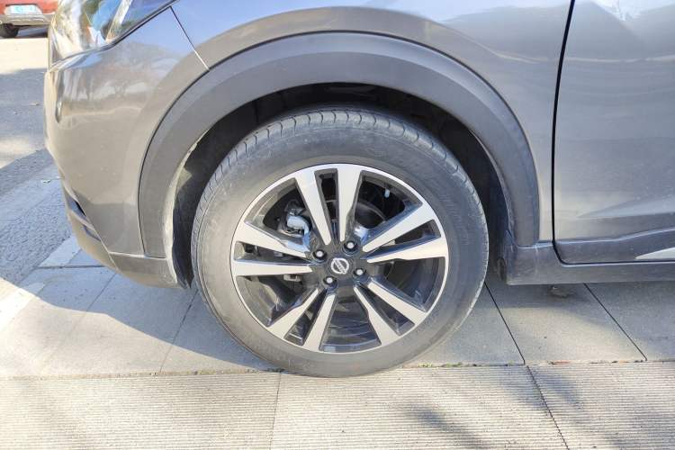Used Nissan Kicks 2021 1.5L XV CVT Smart Connect Luxury Edition Left Front Wheel Hub
