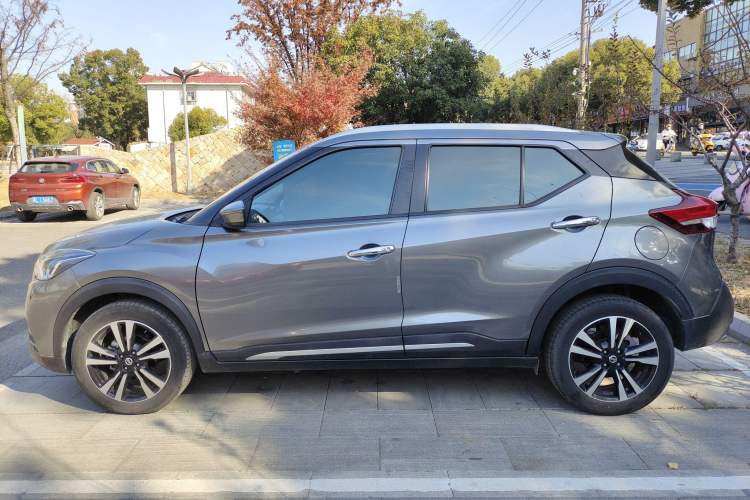 Used Nissan Kicks 2021 1.5L XV CVT Smart Connect Luxury Edition Left Side