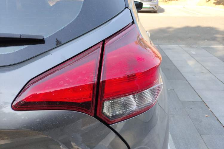 Used Nissan Kicks 2021 1.5L XV CVT Smart Connect Luxury Edition Right Rear Taillight
