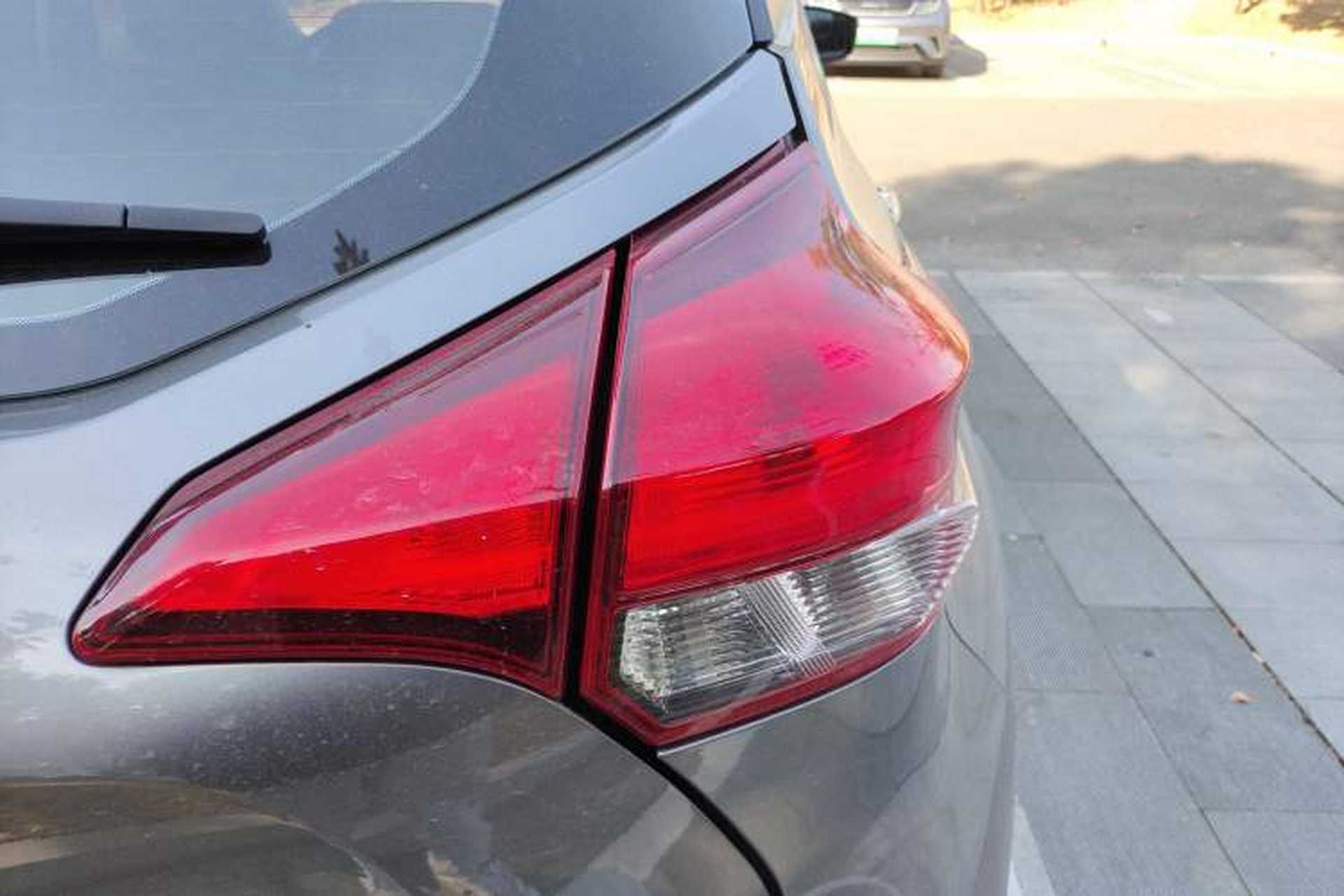 Used Nissan Kicks 2021 1.5L XV CVT Smart Connect Luxury Edition Right Rear Taillight