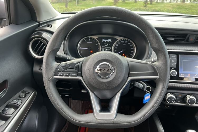 Used Nissan Kicks 2021 1.5L XL CVT Cool Enjoyment Edition Steering Wheel