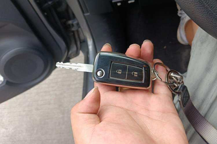 Used Nissan Kicks 2021 1.5L XL CVT Cool Enjoyment Edition Vehicle Key