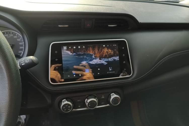 Used Nissan Kicks 2021 1.5L XV CVT Smart Connect Luxury Edition Audio And AC Panel