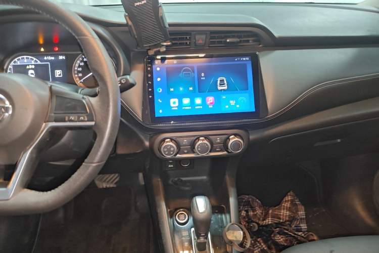 Used Nissan Kicks 2021 1.5L XV CVT Smart Connect Luxury Edition Audio And AC Panel