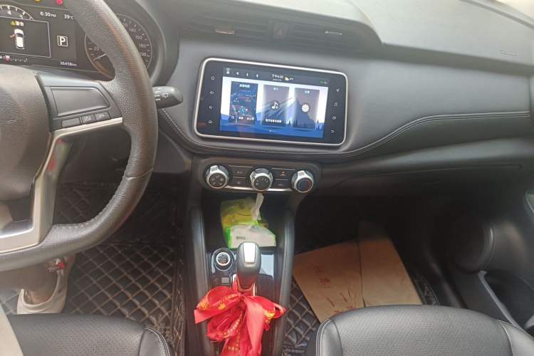 Used Nissan Kicks 2021 1.5L XV CVT Smart Connect Luxury Edition Audio And AC Panel