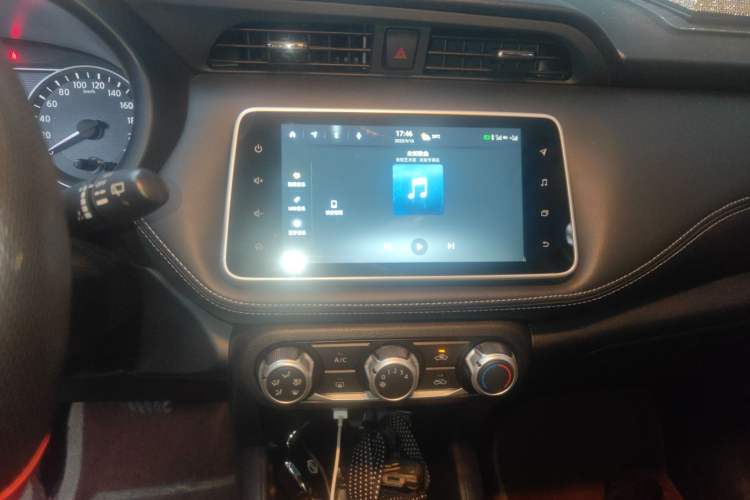 Used Nissan Kicks 2021 1.5L XV CVT Smart Connect Luxury Edition Audio And AC Panel