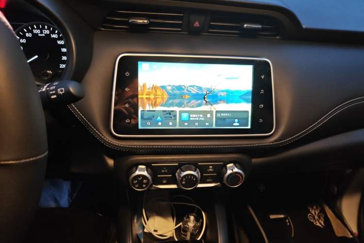 Used Nissan Kicks 2021 1.5L XV CVT Smart Connect Luxury Edition Audio And AC Panel