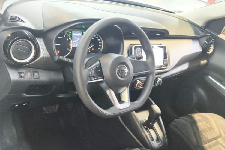 Used Nissan Kicks 2021 1.5L XL CVT Cool Enjoyment Edition Center Console