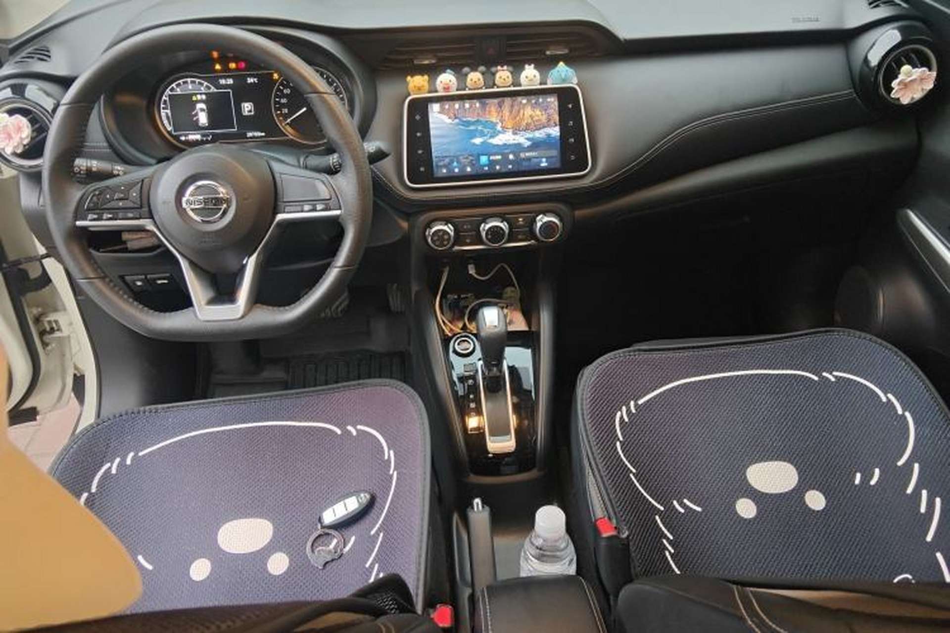 Used Nissan Kicks 2021 1.5L XV CVT Smart Connect Luxury Edition Center Console