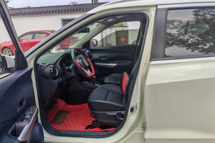 Used Nissan Kicks 2021 1.5L XL CVT Cool Enjoyment Edition Driver Seat