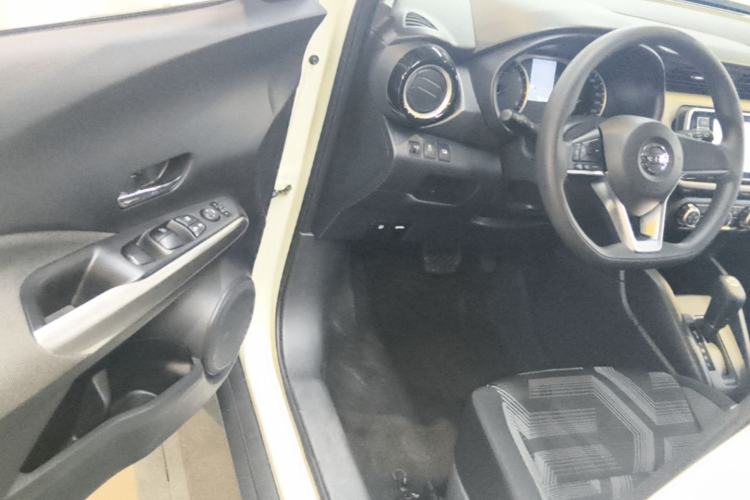 Used Nissan Kicks 2021 1.5L XL CVT Cool Enjoyment Edition Driver Seat