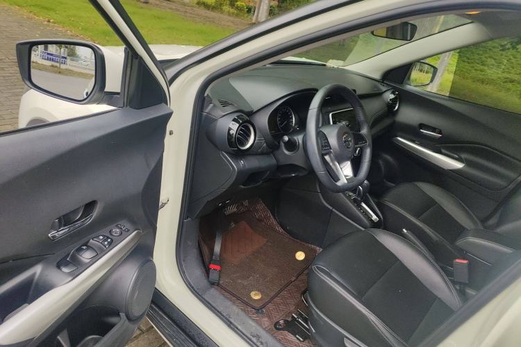 Used Nissan Kicks 2021 1.5L XV CVT Smart Connect Luxury Edition Driver Seat