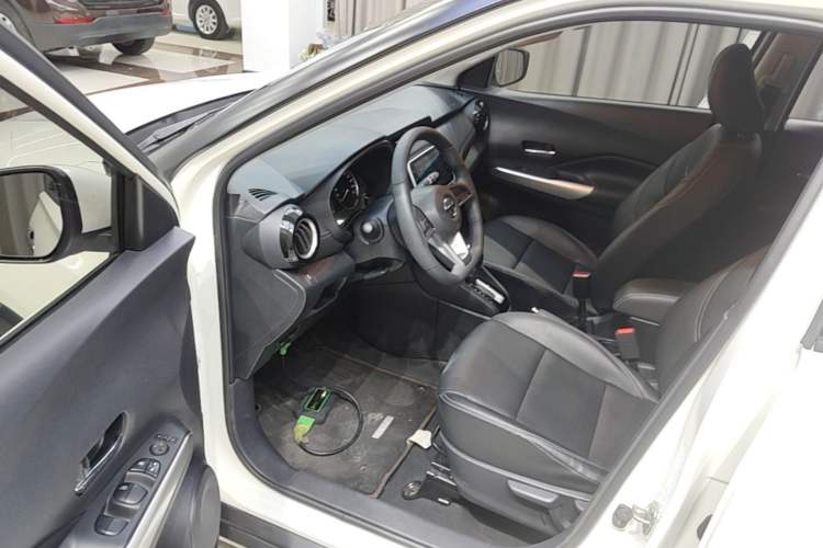 Used Nissan Kicks 2021 1.5L XV CVT Smart Connect Luxury Edition Driver Seat