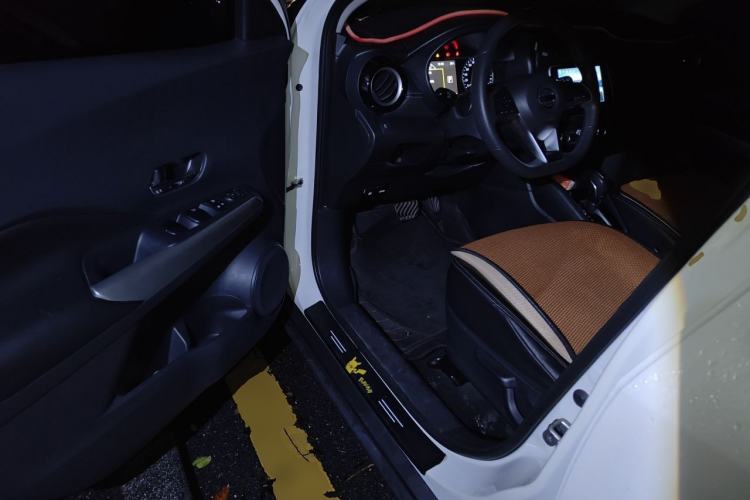Used Nissan Kicks 2021 1.5L XV CVT Smart Connect Luxury Edition Driver Seat