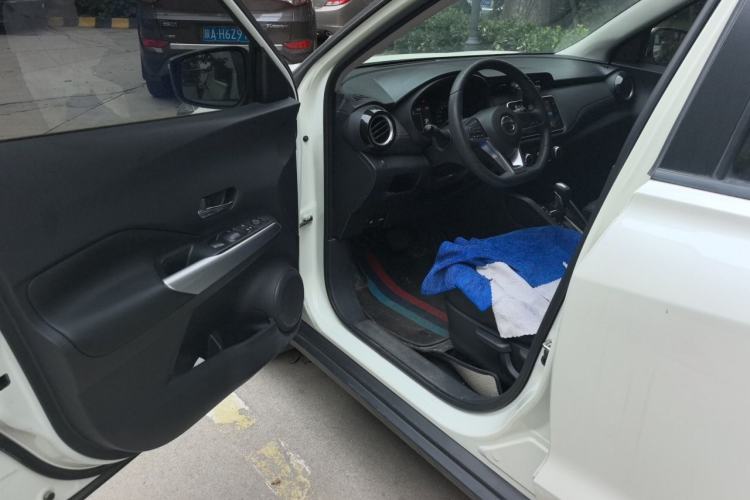 Used Nissan Kicks 2021 1.5L XV CVT Smart Connect Luxury Edition Driver Seat