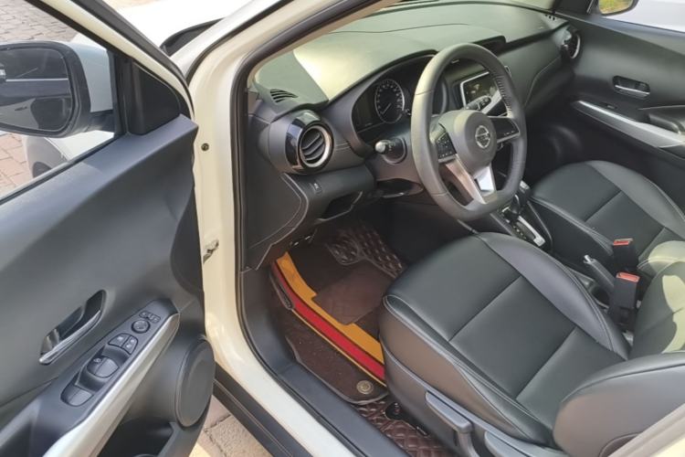 Used Nissan Kicks 2021 1.5L XV CVT Smart Connect Luxury Edition Driver Seat