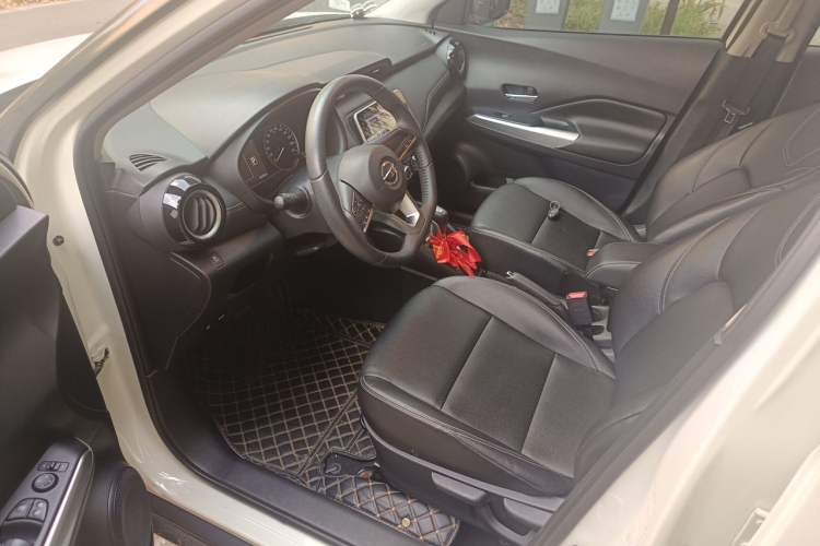 Used Nissan Kicks 2021 1.5L XV CVT Smart Connect Luxury Edition Driver Seat