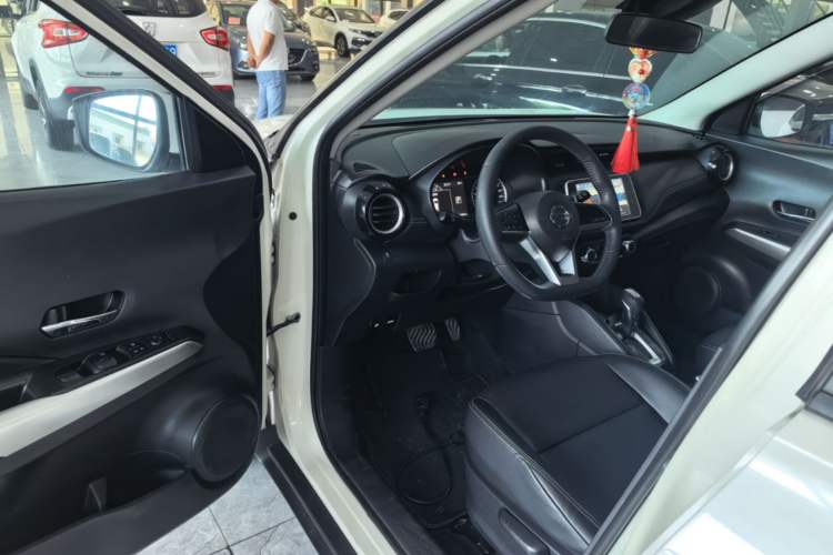 Used Nissan Kicks 2021 1.5L XV CVT Smart Connect Luxury Edition Driver Seat