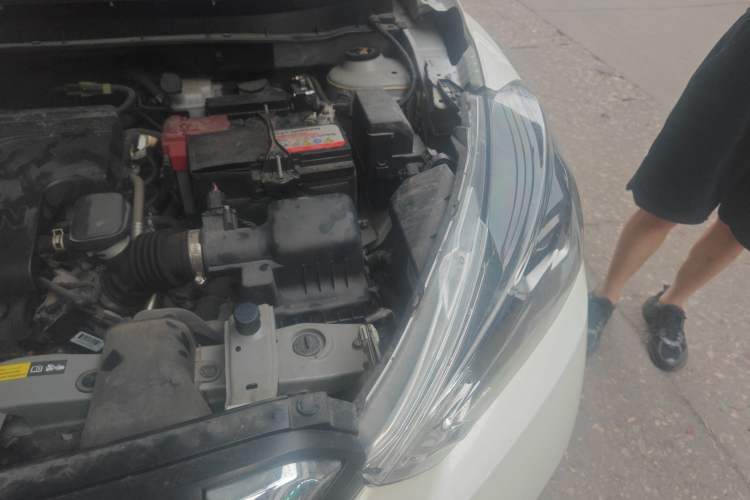 Used Nissan Kicks 2021 1.5L XV CVT Smart Connect Luxury Edition Engine Bay Left