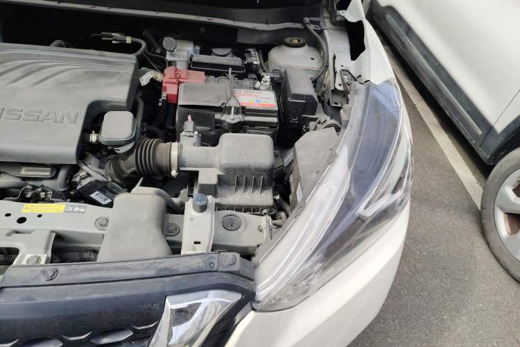 Used Nissan Kicks 2021 1.5L XV CVT Smart Connect Luxury Edition Engine Bay Left