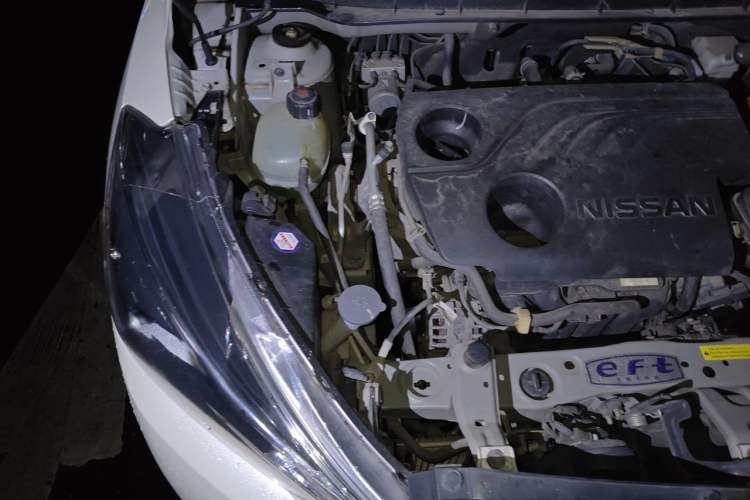 Used Nissan Kicks 2021 1.5L XV CVT Smart Connect Luxury Edition Engine Bay Right
