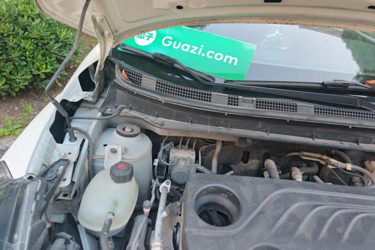 Used Nissan Kicks 2021 1.5L XL CVT Cool Enjoyment Edition Engine Bay Right