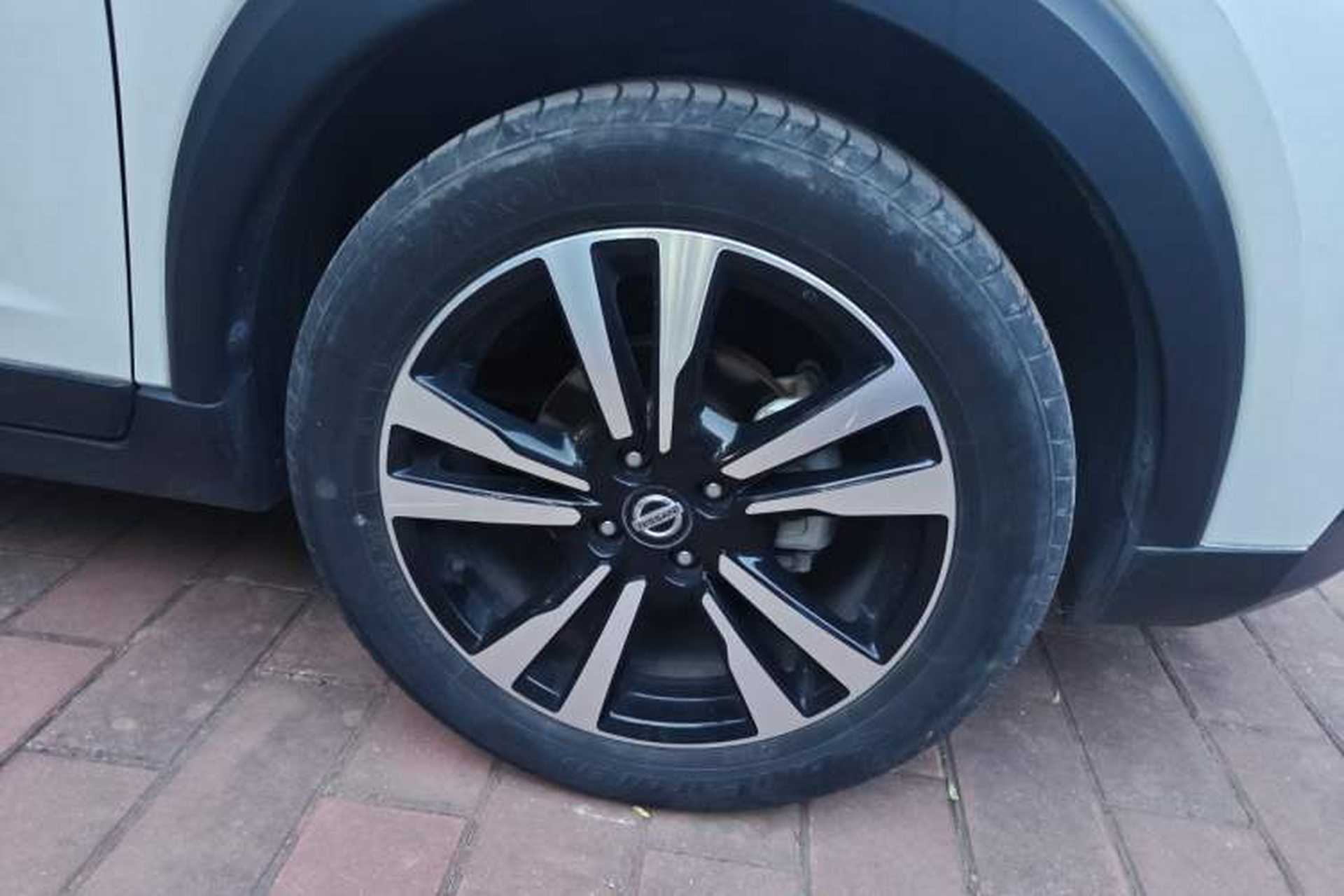 Used Nissan Kicks 2021 1.5L XV CVT Smart Connect Luxury Edition Exterior 1