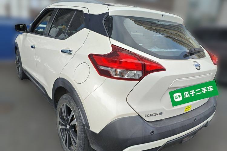 Used Nissan Kicks 2021 1.5L XV CVT Smart Connect Luxury Edition Exterior 3