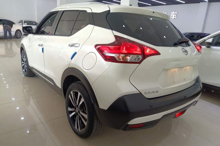 Used Nissan Kicks 2021 1.5L XV CVT Smart Connect Luxury Edition Exterior 3