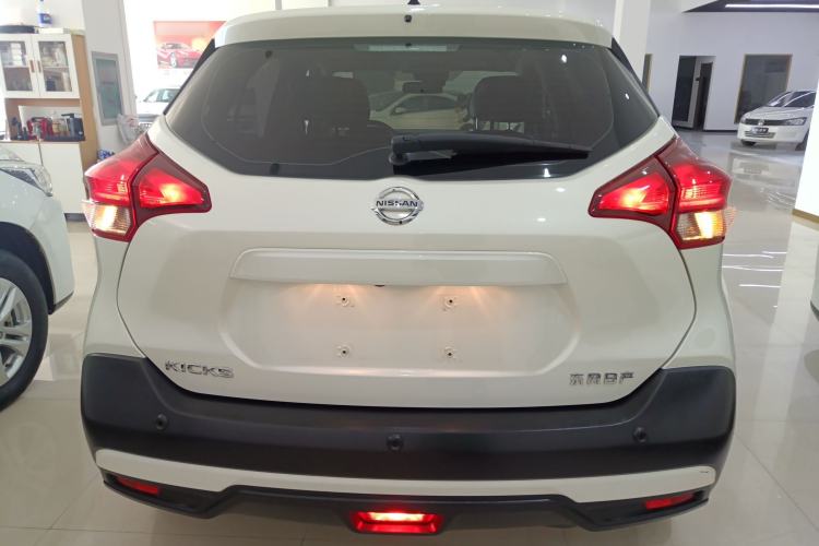 Used Nissan Kicks 2021 1.5L XV CVT Smart Connect Luxury Edition Exterior 4