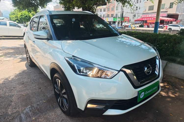 Used Nissan Kicks 2021 1.5L XV CVT Smart Connect Luxury Edition Front Right 45 Deg