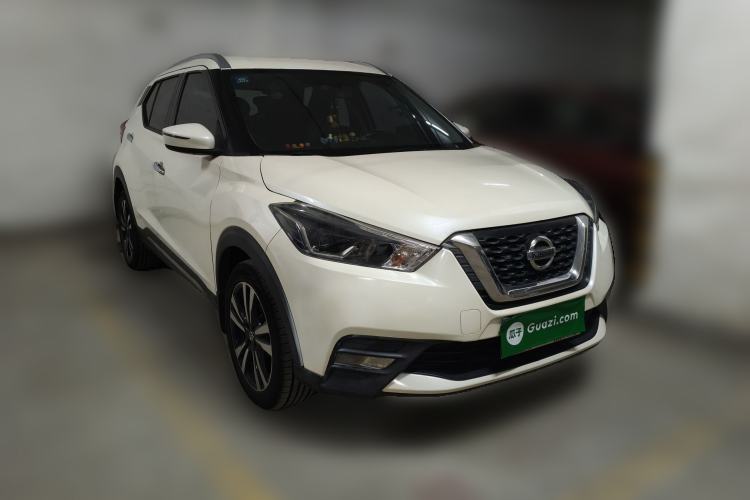 Used Nissan Kicks 2021 1.5L XV CVT Smart Connect Luxury Edition Front Right 45 Deg