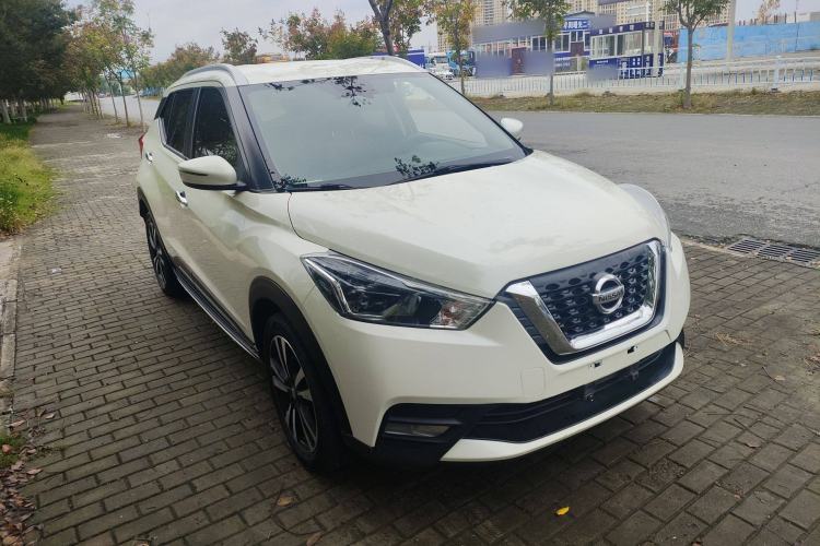 Used Nissan Kicks 2021 1.5L XV CVT Smart Connect Luxury Edition Front Right 45 Deg