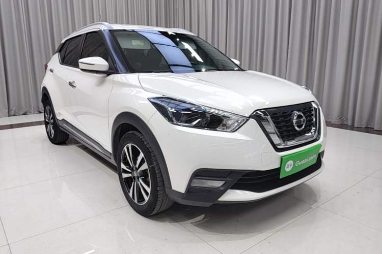 Used Nissan Kicks 2021 1.5L XV CVT Smart Connect Luxury Edition Front Right 45 Deg