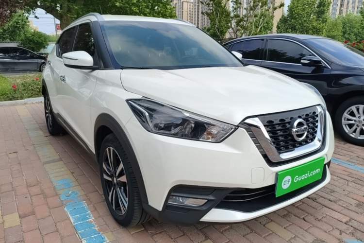 Used Nissan Kicks 2021 1.5L XV CVT Smart Connect Luxury Edition Front Right 45 Deg