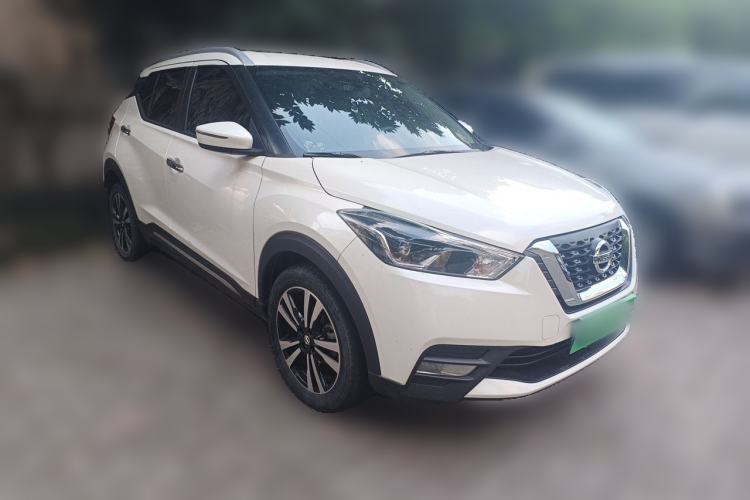 Used Nissan Kicks 2021 1.5L XV CVT Smart Connect Luxury Edition Front Right 45 Deg