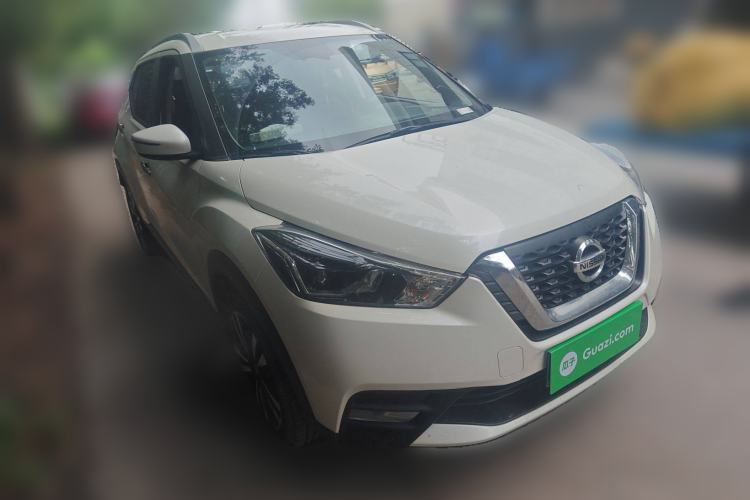 Used Nissan Kicks 2021 1.5L XV CVT Smart Connect Luxury Edition Front Right 45 Deg
