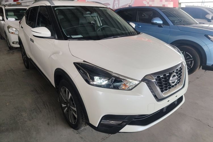 Used Nissan Kicks 2021 1.5L XV CVT Smart Connect Luxury Edition Front Right 45 Deg