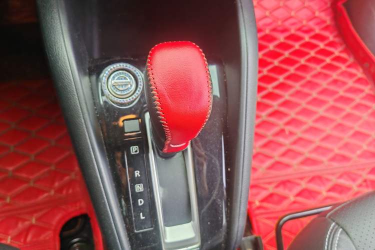 Used Nissan Kicks 2021 1.5L XL CVT Cool Enjoyment Edition Gear Lever