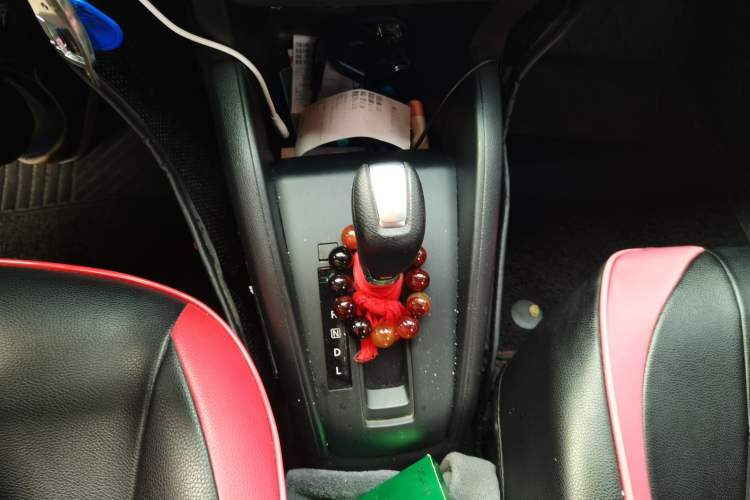 Used Nissan Kicks 2021 1.5L XL CVT Cool Enjoyment Edition Gear Lever