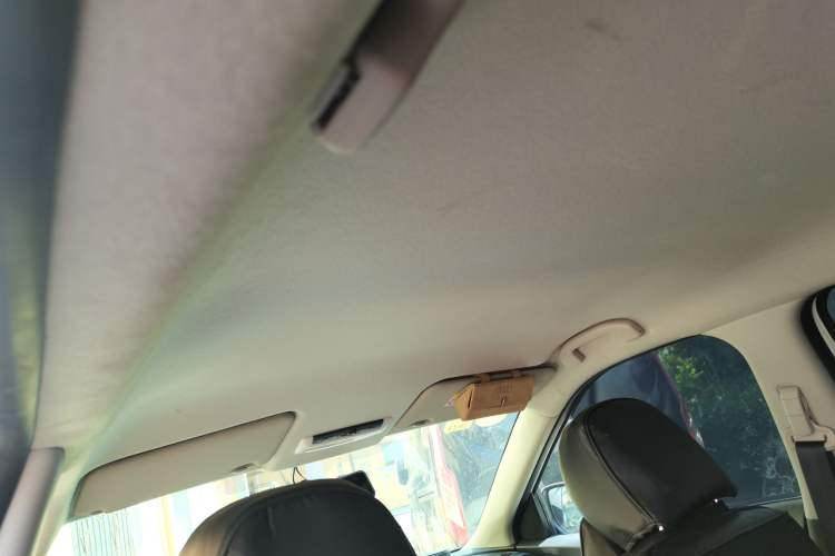 Used Nissan Kicks 2021 1.5L XL CVT Cool Enjoyment Edition Headliner